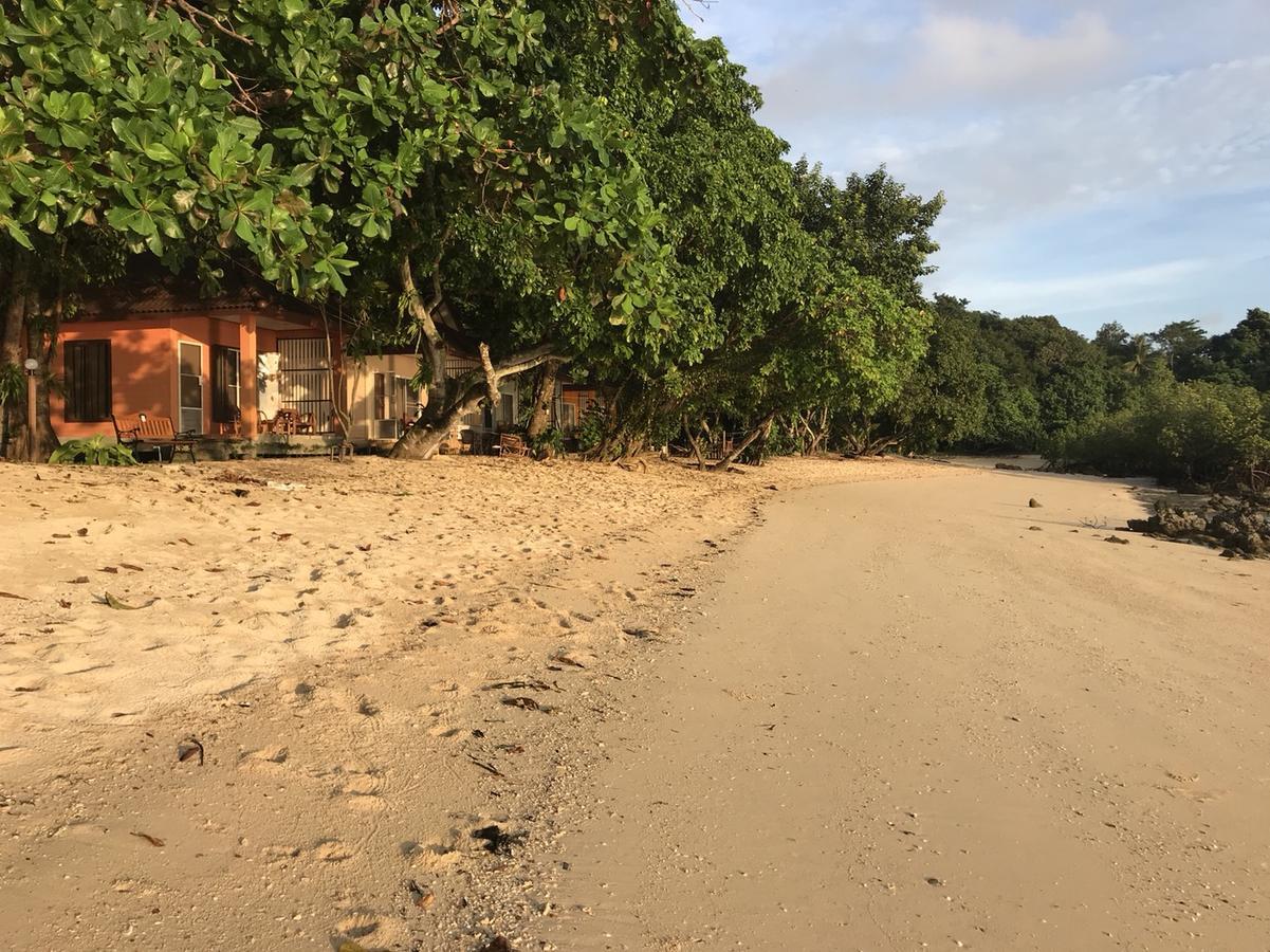 Paradise Beachfront Bungalows Koh Kradan Bagian luar foto