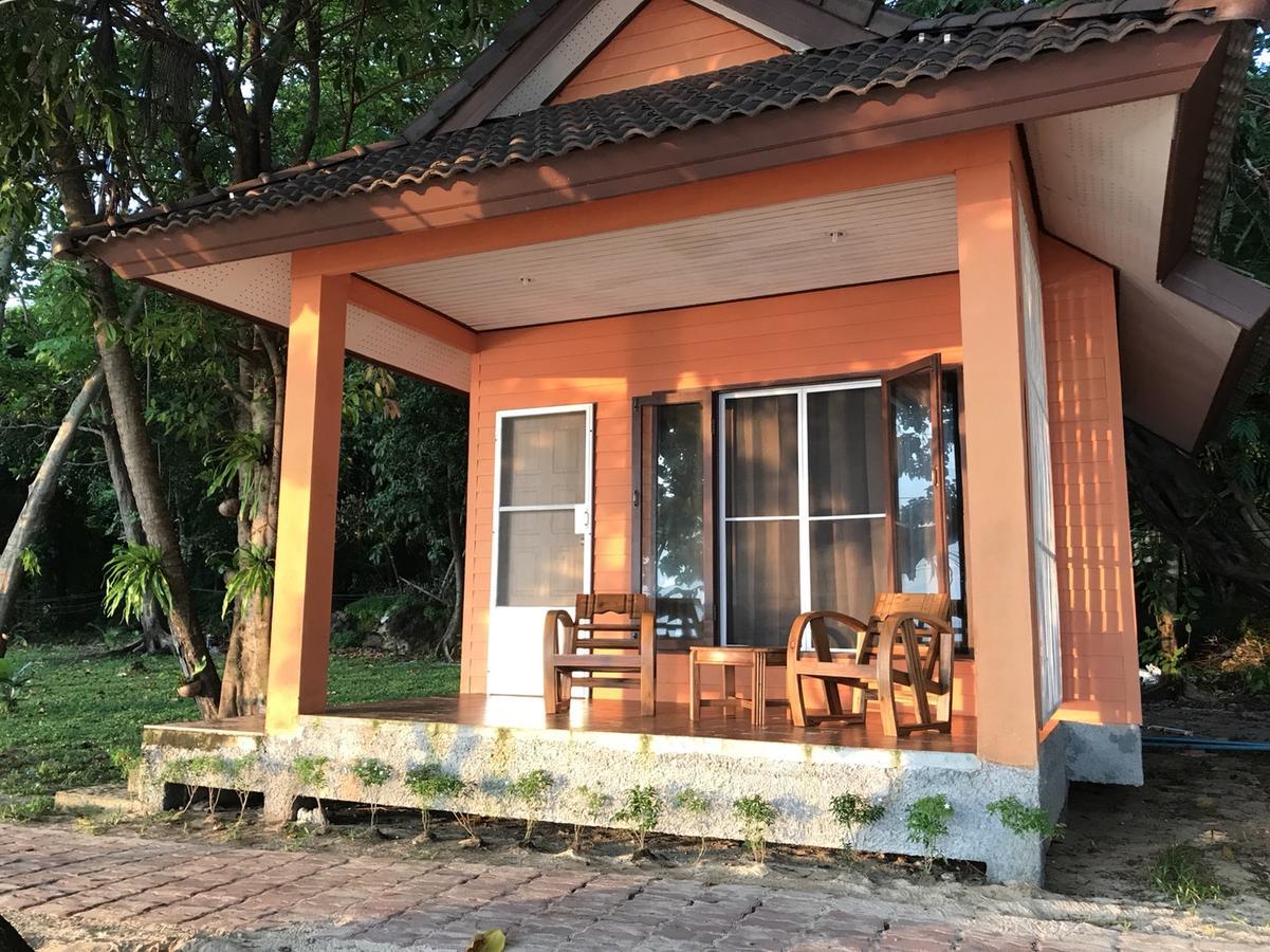 Paradise Beachfront Bungalows Koh Kradan Bagian luar foto