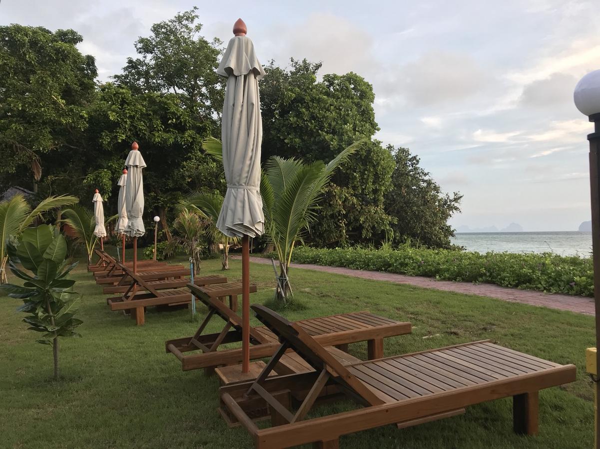 Paradise Beachfront Bungalows Koh Kradan Bagian luar foto
